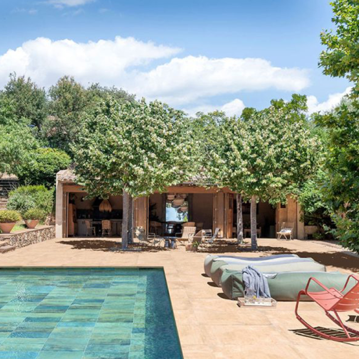 terasa oko bazena keramika rosa gres svijetle boje koral