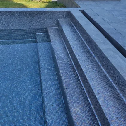 tamne pločice za bazen