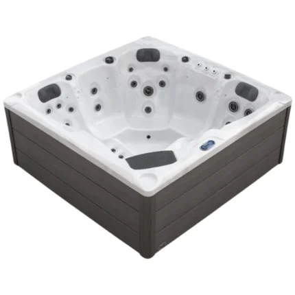 These Hidromasažna kada za 5 osoba