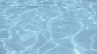 tropsko plava boja vode u bazenu