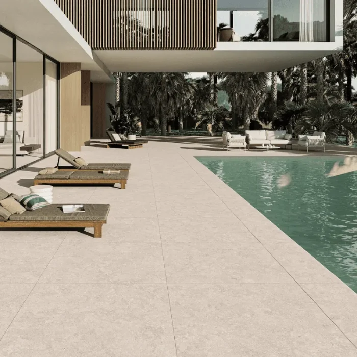 tirkizna boja vode u bazenu