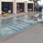 zelene pločice za bazen sa tamnom bojom vode